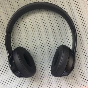 Beats solo 3 wireless